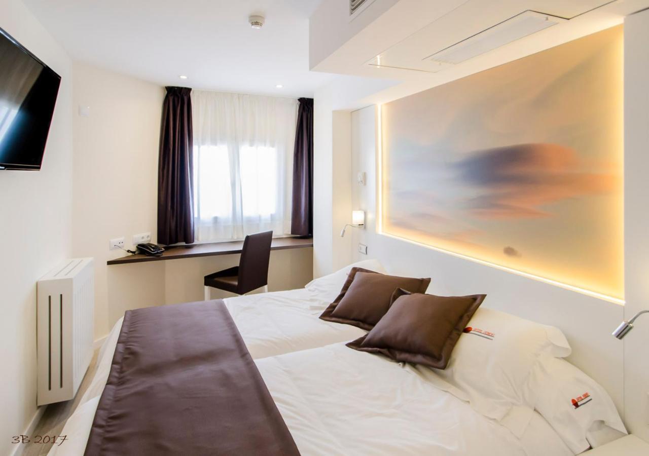Apartamentos Ponent Peguera Exteriör bild