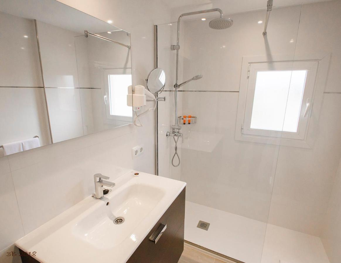 Apartamentos Ponent Peguera Exteriör bild